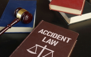 how much do lawyers charge for accident claims?
